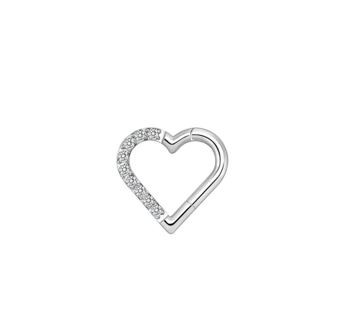 Piercing d'oreille cœur