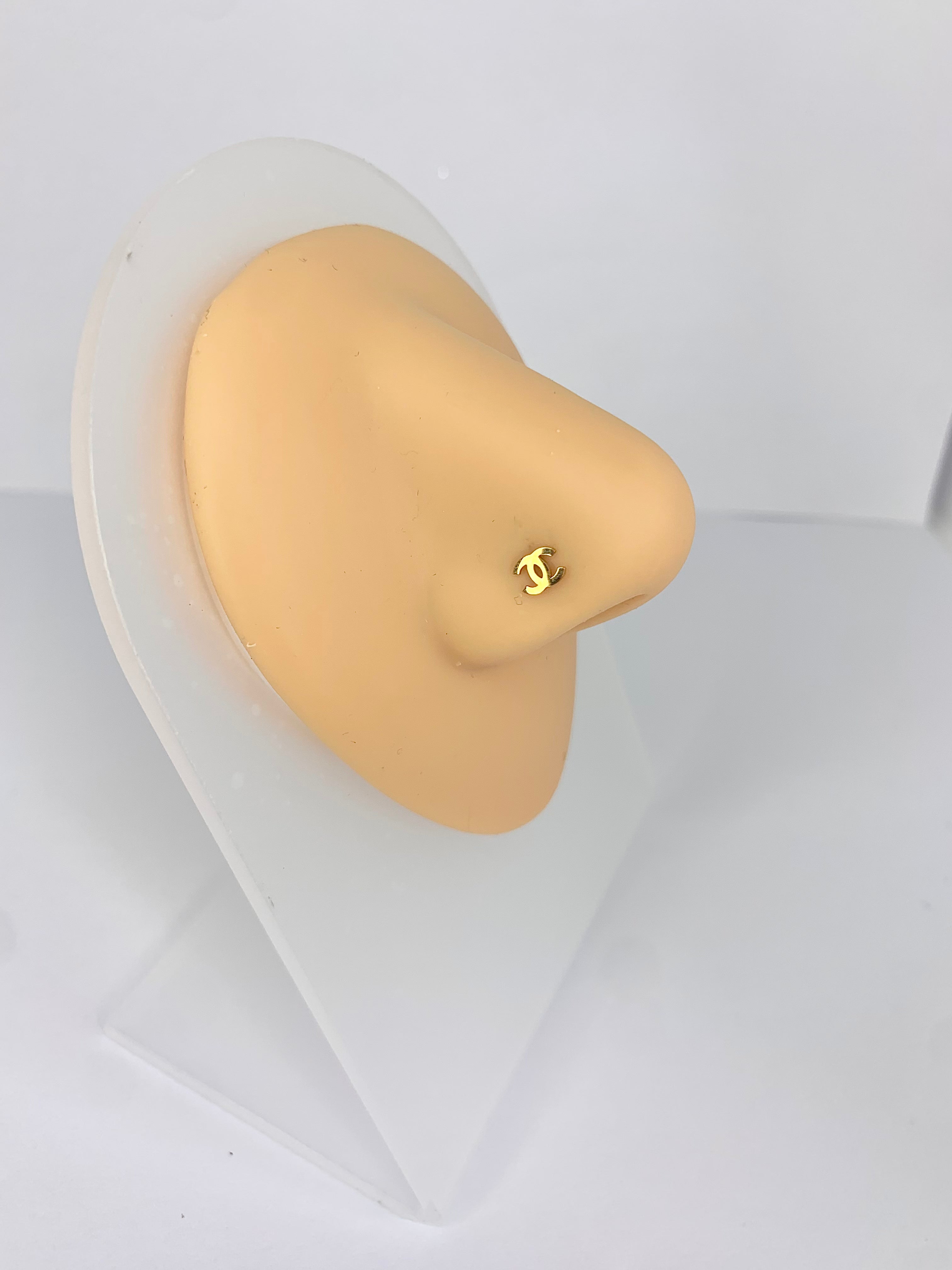 Chloe Nasenpiercing gold